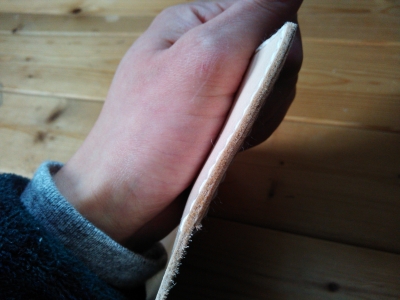 革の手帳カバー